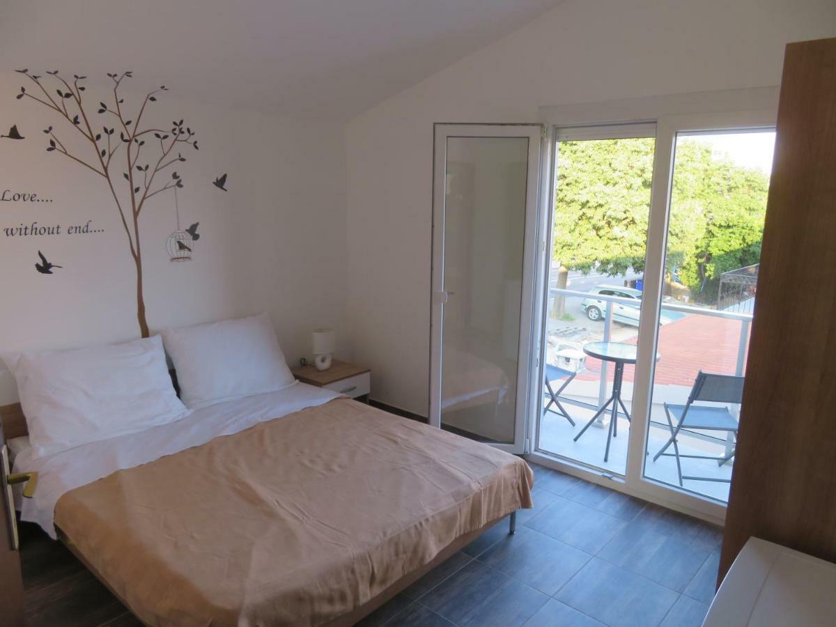 Vila Velvet Hotel Starigrad Paklenica Bagian luar foto