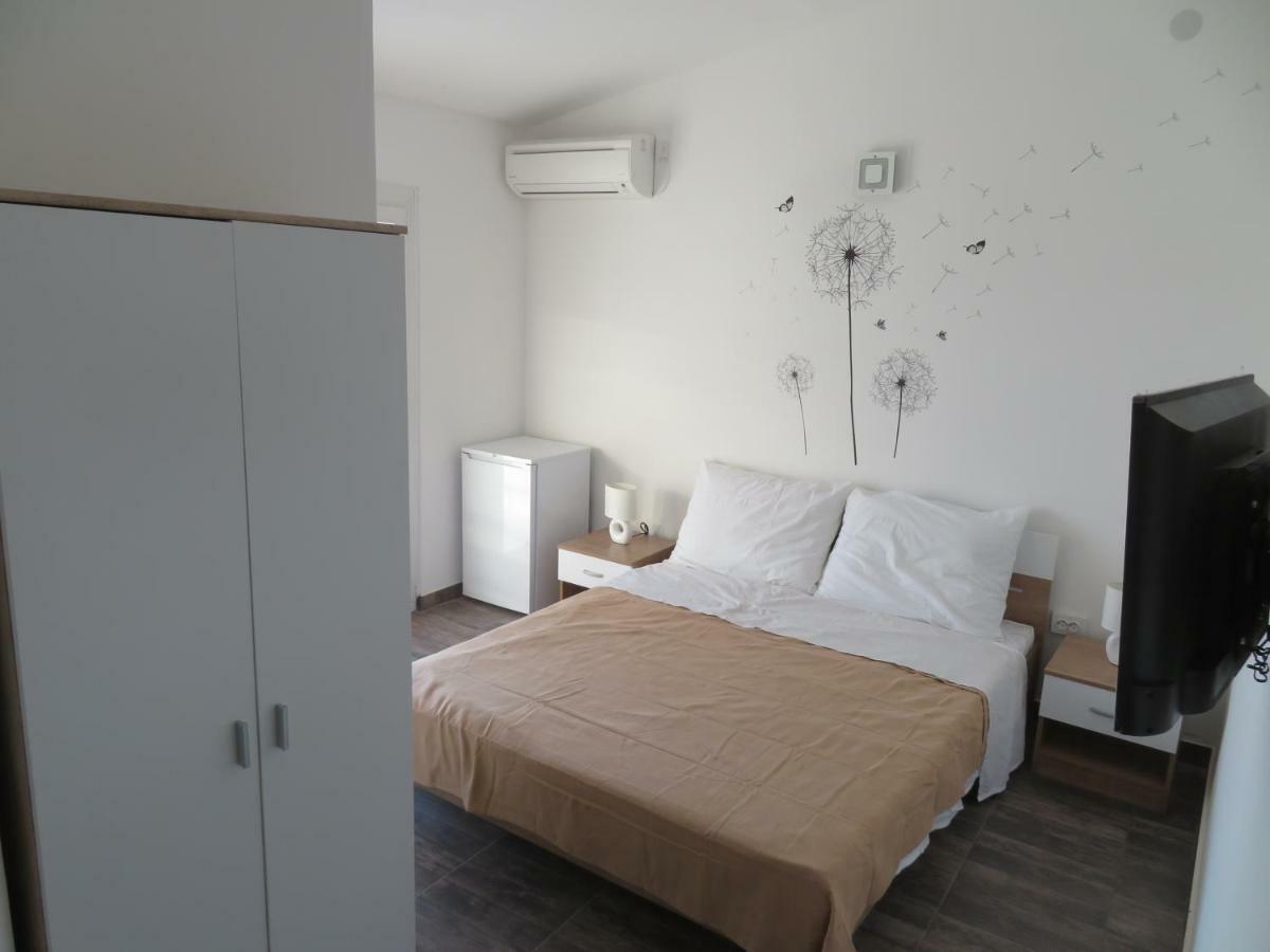Vila Velvet Hotel Starigrad Paklenica Bagian luar foto